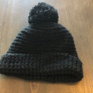 Pom Pom black beanie